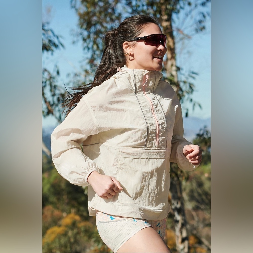 Fabletics Shimmer Hiking Jacket Sz Small